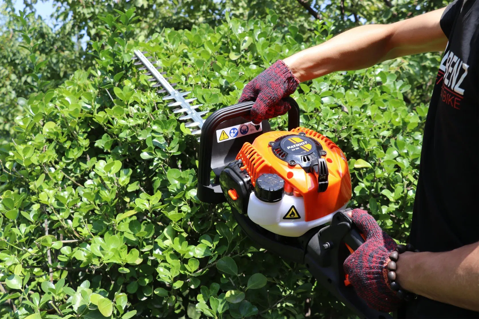 Gasoline-Power-Hedge-Trimmer-for-Garden-Tools-with-600-mm-Dual-Blades[1]